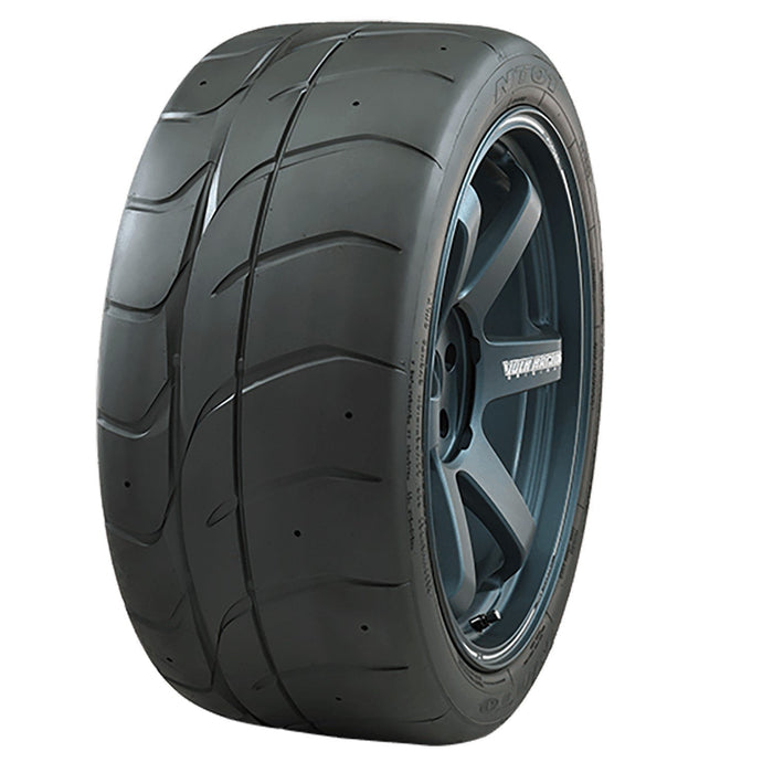 NT01 by Nitto Tire 245/40ZR18 93W
